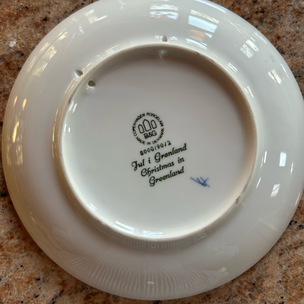 1972 Bing & Grondahl “Christmas in Greenland” Porcelain Plate Made in Denmark. - Picture 2 of 2